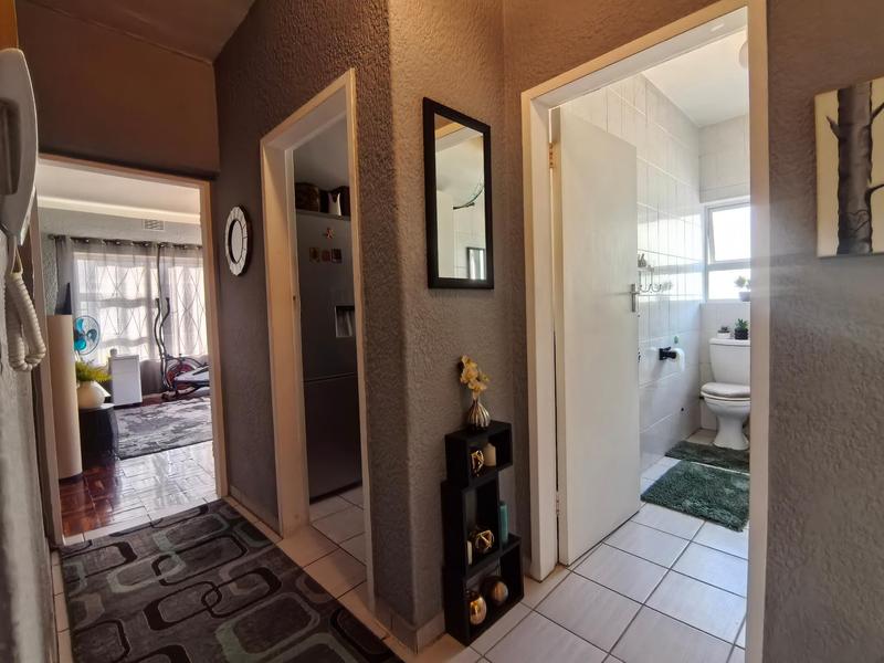 1 Bedroom Property for Sale in Gardens Western Cape